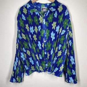 Black History Month Target Sammy B 3X Blue Daisies Cropped Button-Down Shirt